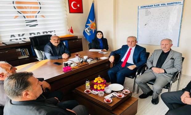 AK Parti’den Van Büyükşehir Belediye Başkan Aday Adayı Ayhan Kayatürk'ten Ak Parti Gürpınar İlçe Başkanlığına Ziyaret